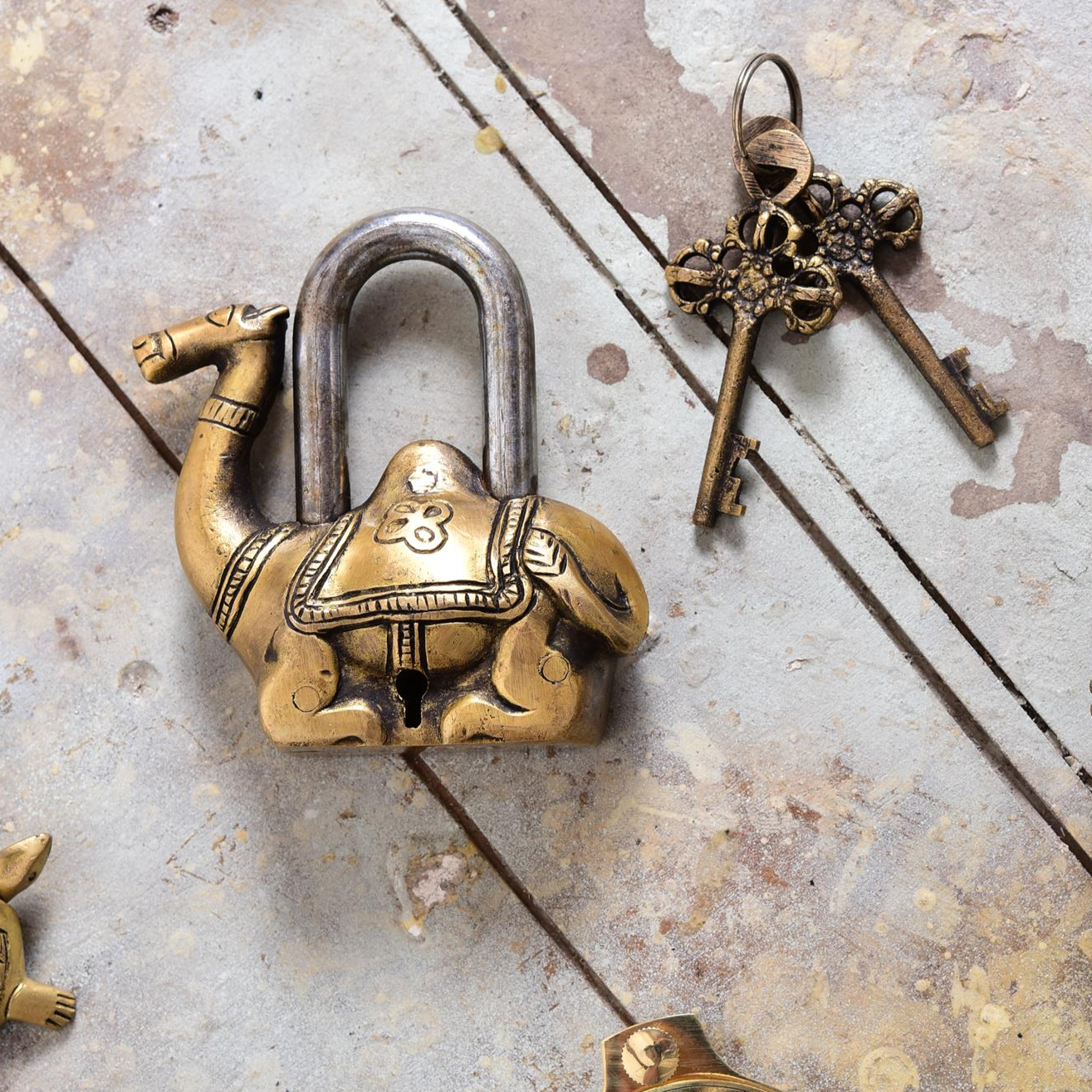 Brass Camel Door Lock (4.2 Inch)