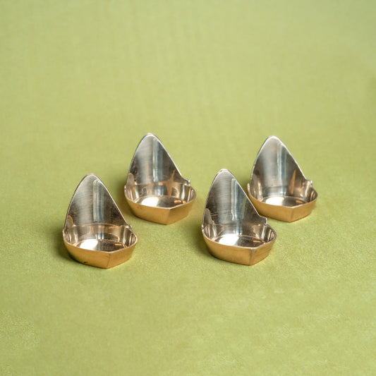 Brass Mada Vilakku Deepam – Set of 4 Handcrafted Traditional Lamps