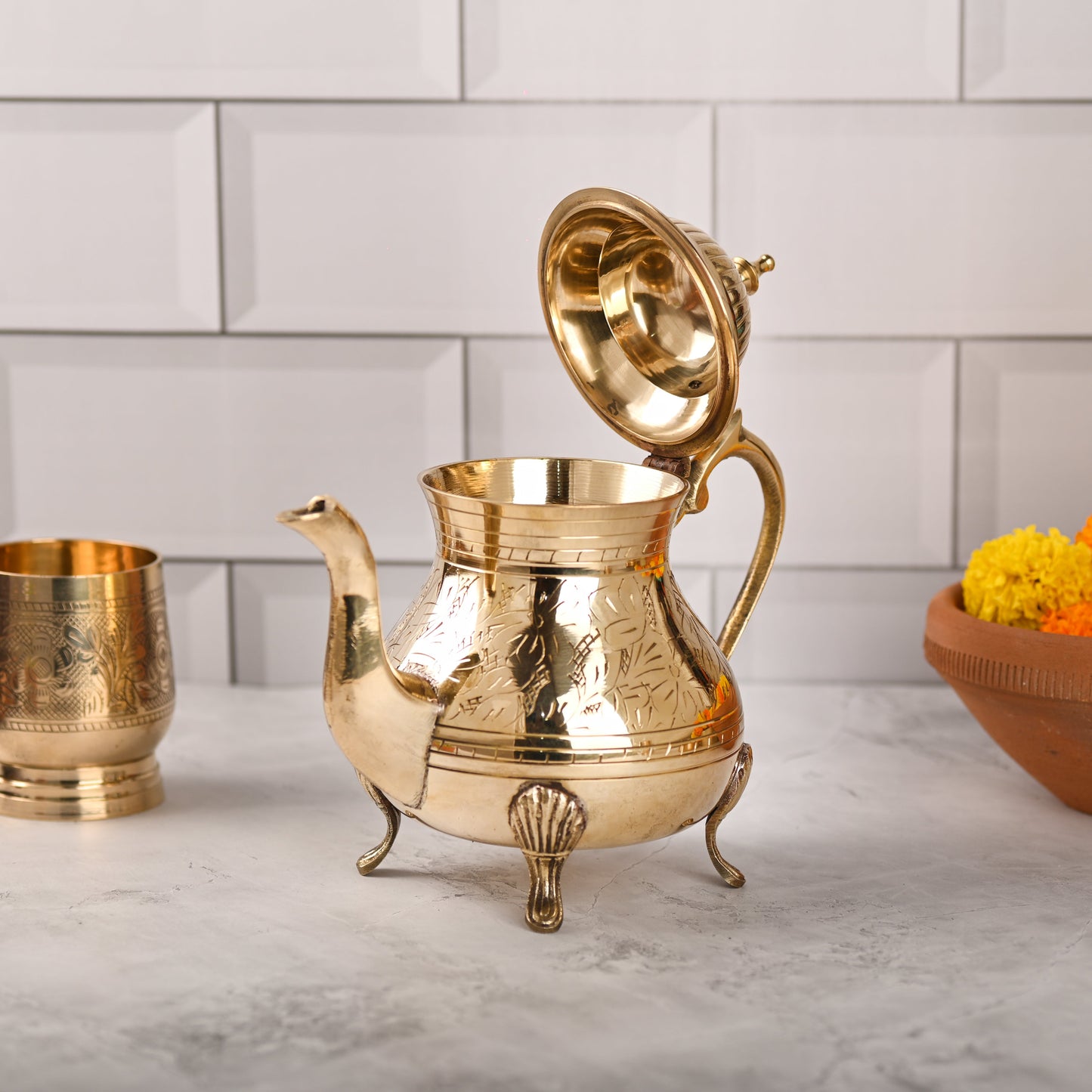 Handmade Brass Leaf Design Mughlai Tea Pot with Lid – 7.4 Inch | Premium Indian Brassware