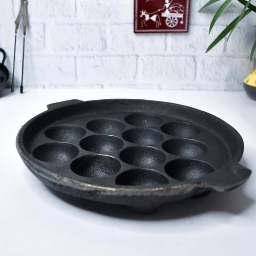 Cast Iron Kuzhi Paniyarakal (Paddu-Appe Tawa)