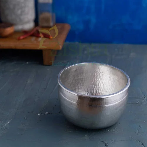 Eeya chombu (Tin vessel) - Kinnam Shape