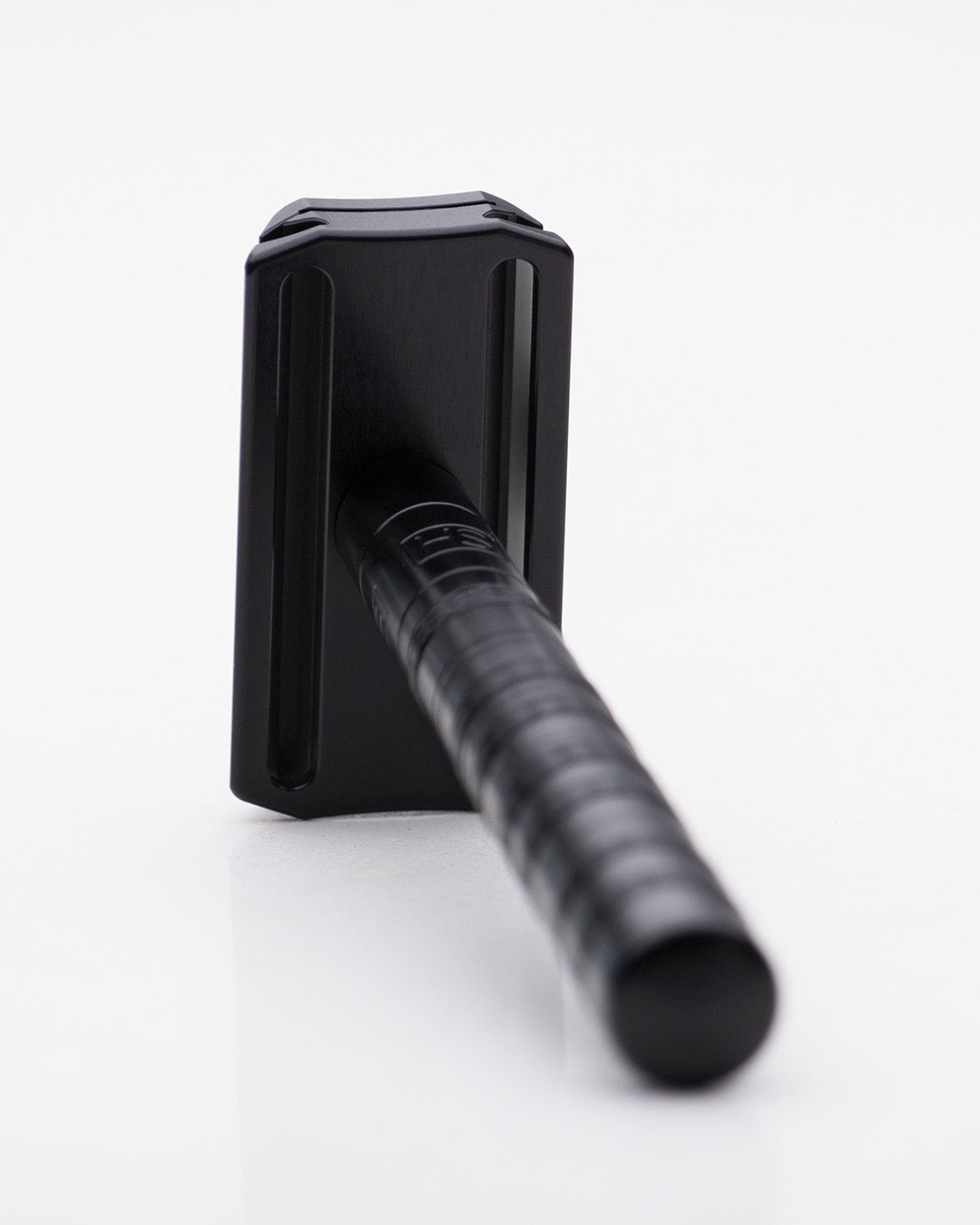 Henson AL13-M Razor Jet Black – Premium Safety Razor for Smooth Shaving | Samahomes.ca