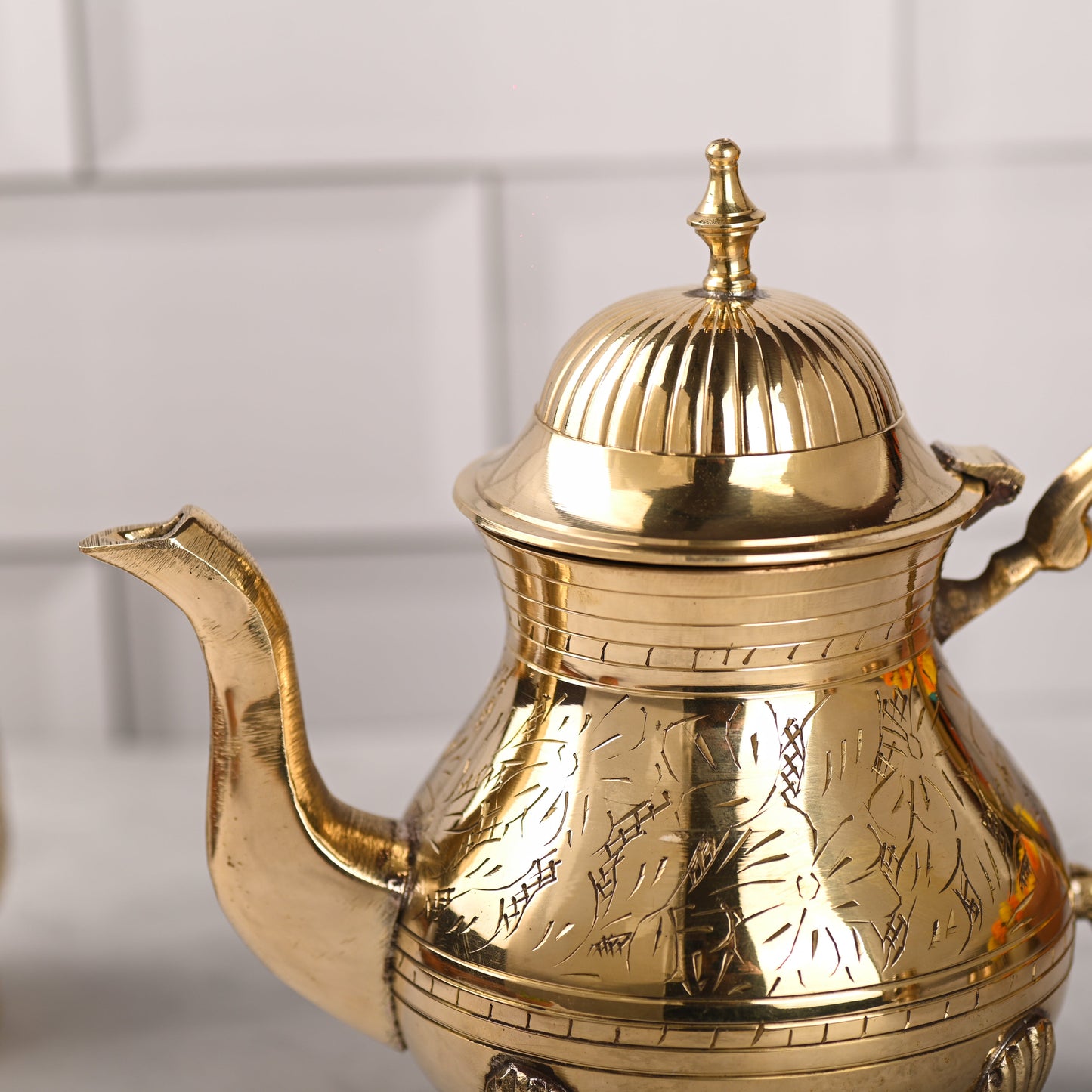 Handmade Brass Leaf Design Mughlai Tea Pot with Lid – 7.4 Inch | Premium Indian Brassware