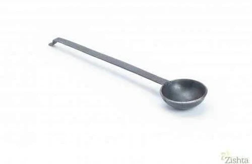 Iron tadka ladle