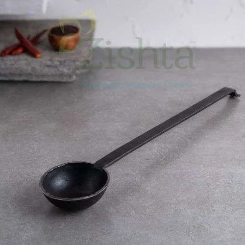 Iron tadka ladle