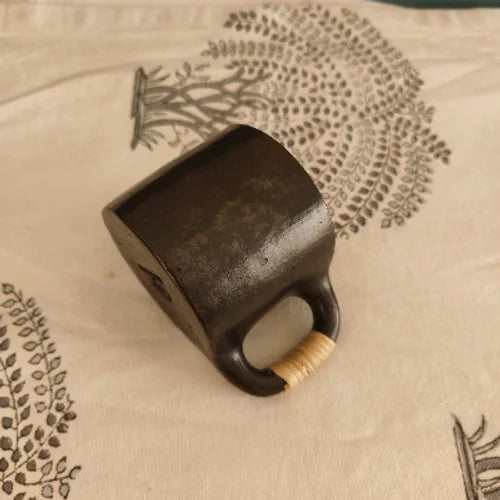Tea /Coffee: Black Pottery Cups