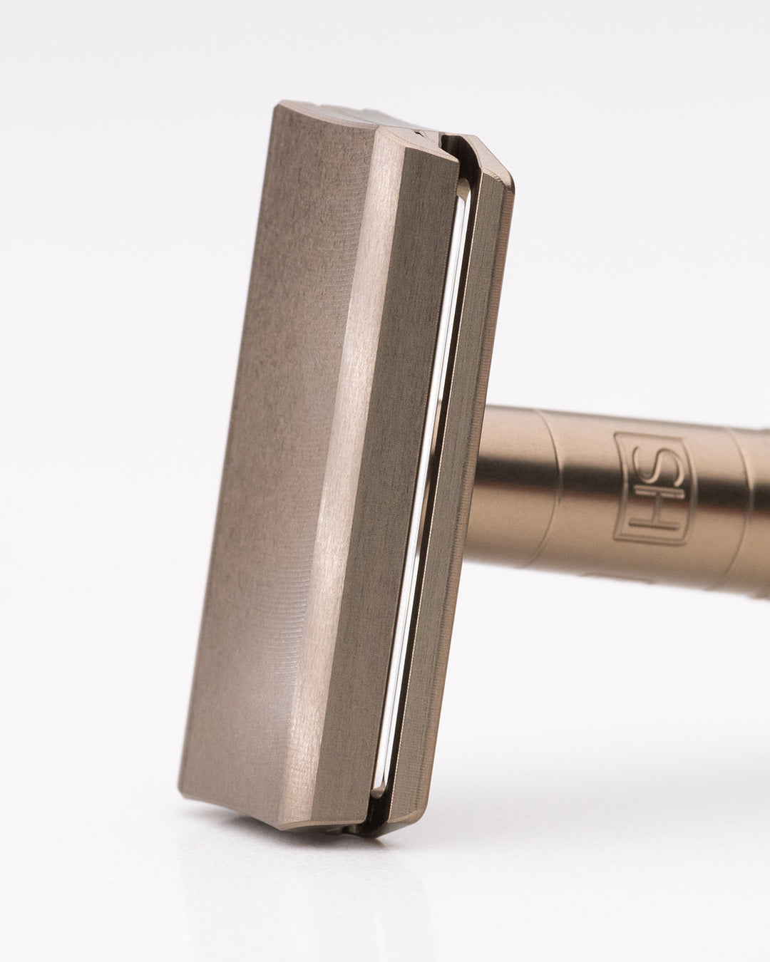 Henson AL13-M Razor Tan – Premium Safety Razor for Smooth Shaving | Samahomes.ca